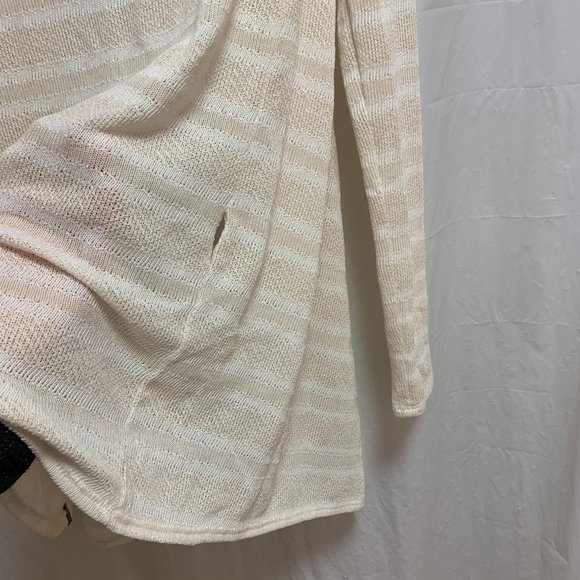 NWT White Cream Volcom "Go Go Wrap" Cardigan *FLAW* Small - Picture 11 of 13